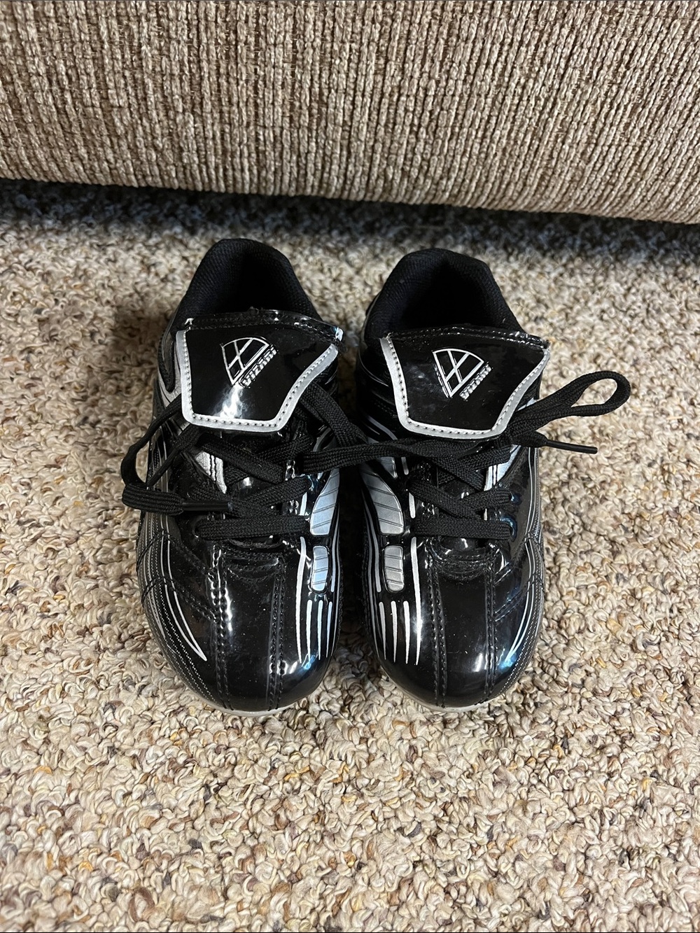 Vizari Black and White Kids Athletic Cleats
